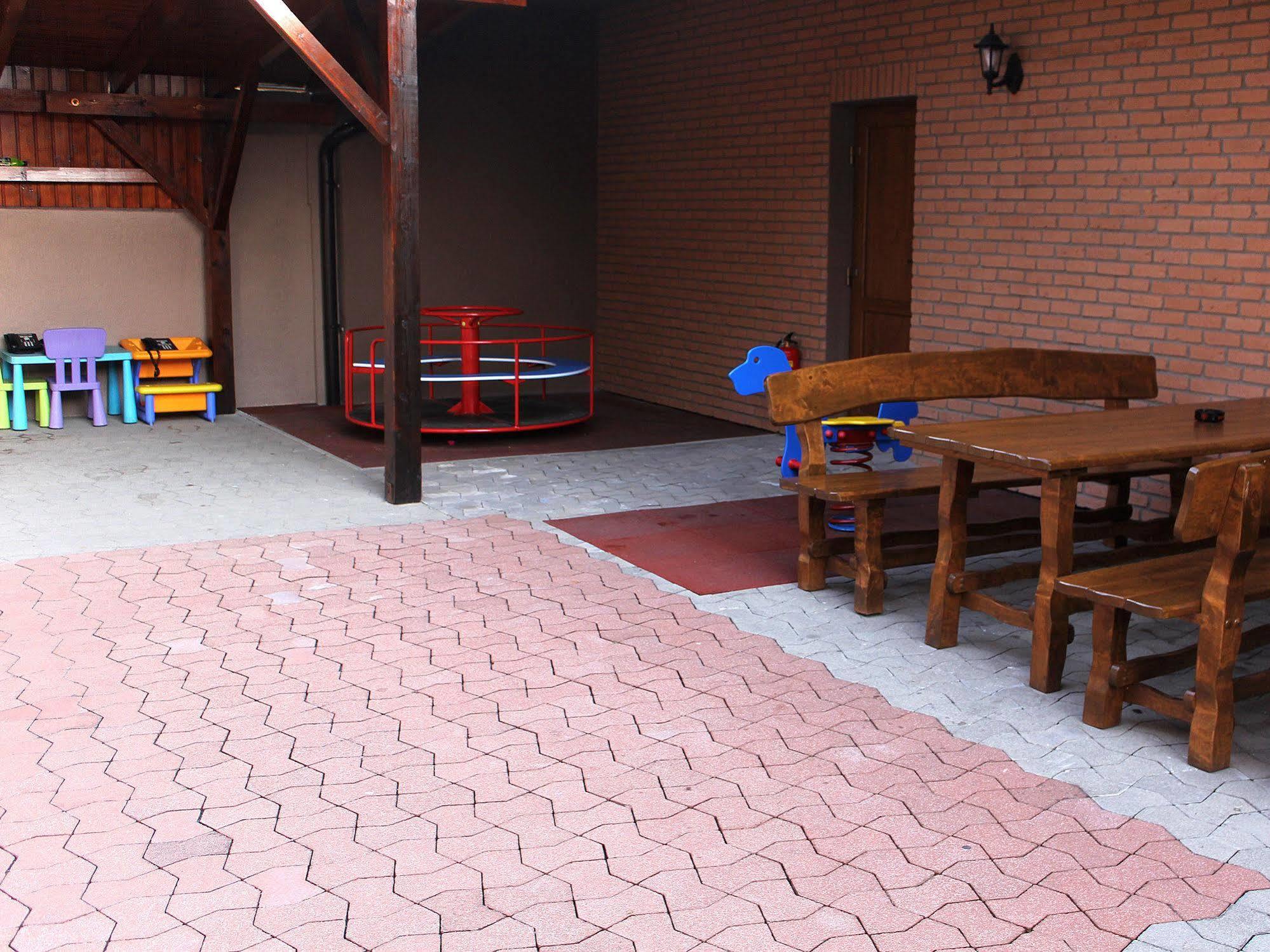 Penzion Pod Zamkom-Boleráz Exterior foto